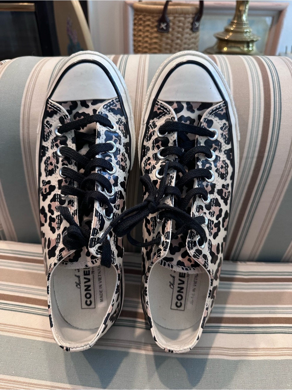 Converse Glow in dark Low Top Leopard Print Sneakers - Black & White
